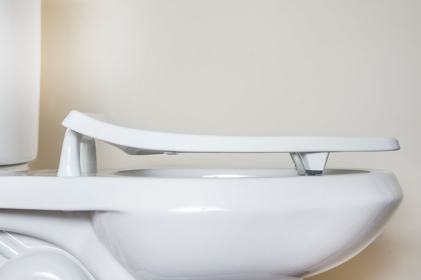 Heavy Duty Commercial Plastic - Elongated Extra Heavy Duty Model 432SSC-00-AM Open Front with Cover and 2" Lifts